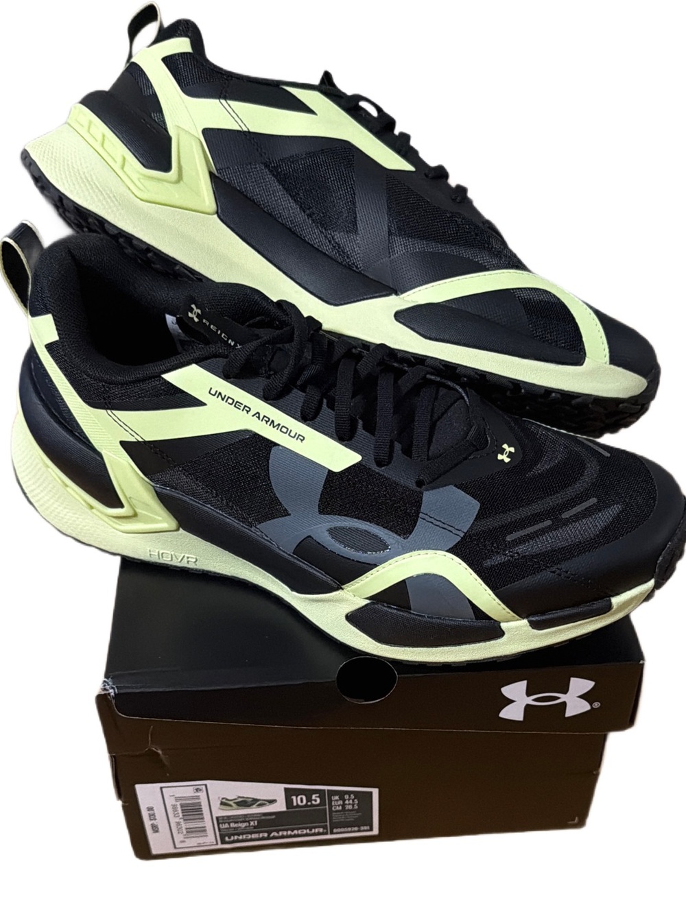 Under Armour REIGN XT Men’s Black/Green Athletic Running Shoes Men’s size 10.5